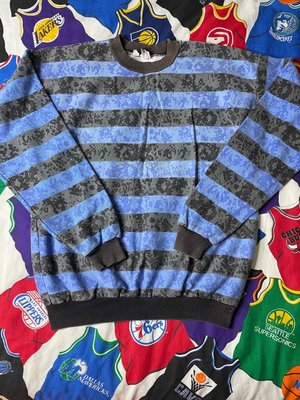 Vintage 90s Striped Abstract Sweatshirt